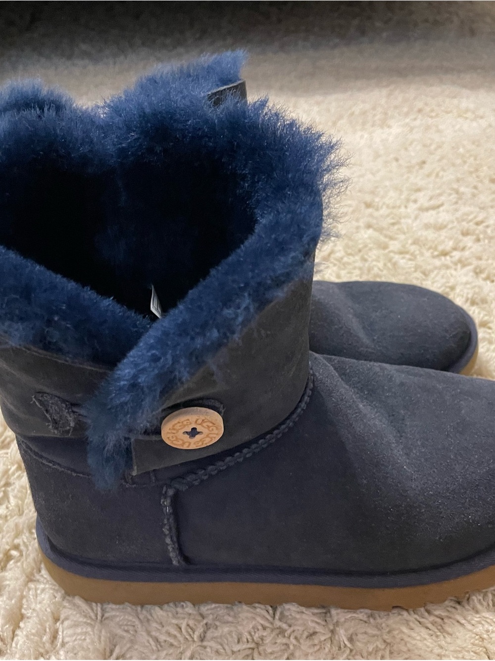 Uggs Kids Plush-Lined Short Winter Boots in Navy 6Y